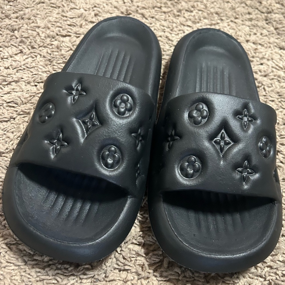 Black Embossed Logo Slide Sandals - Women's Slippers